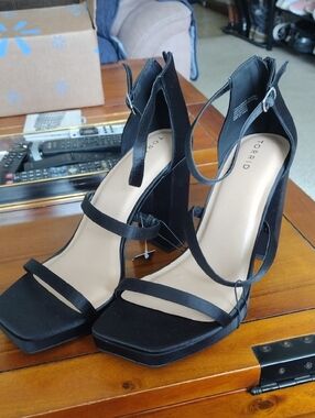 torrid 13ww (Wide Width) Black Strappy Block Heel Sandals with Ankle Wrap